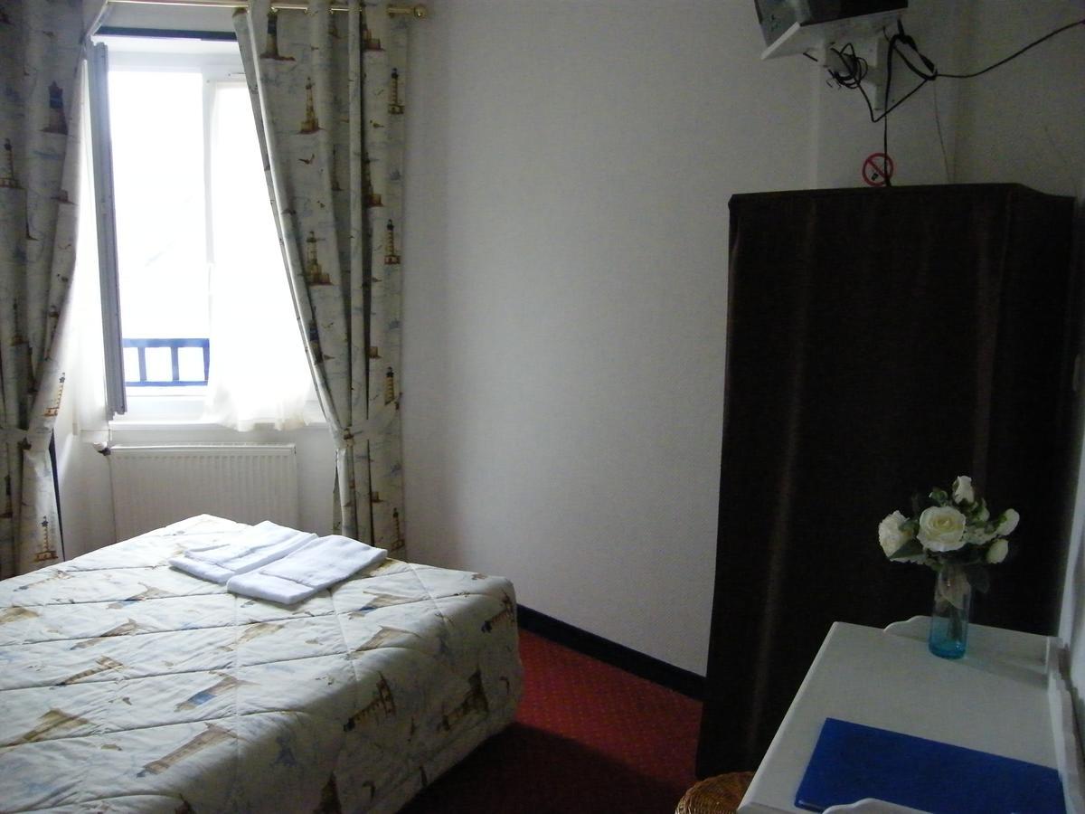 סן מלו Hotel De La Gare מראה חיצוני תמונה