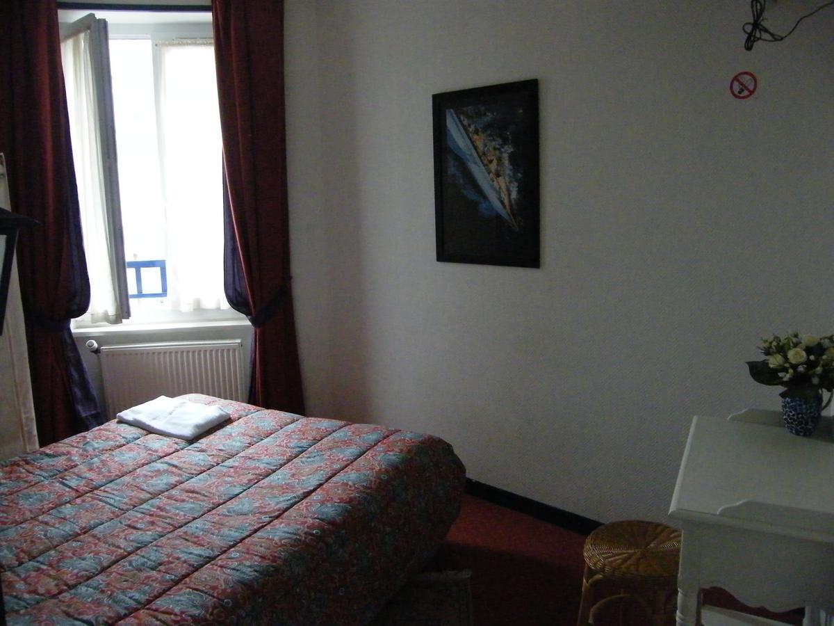 סן מלו Hotel De La Gare מראה חיצוני תמונה